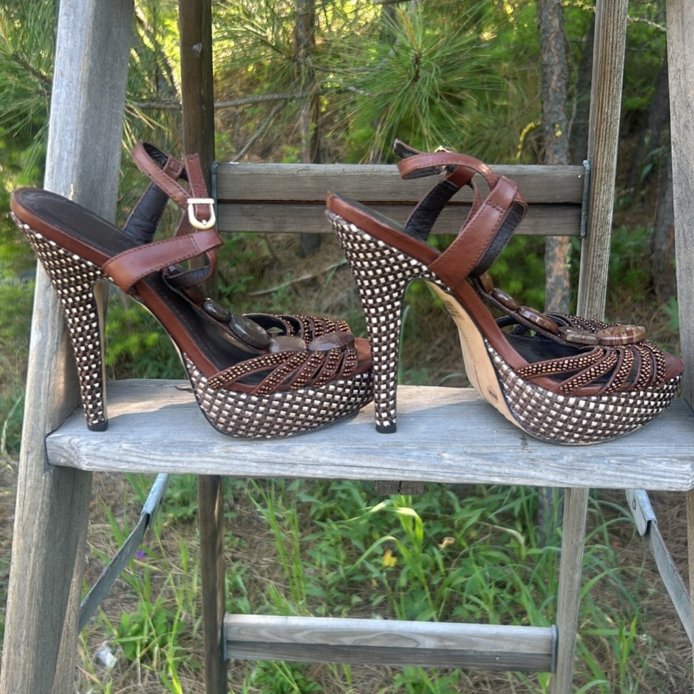 Vince Camuto Minka Navajo Brown woven high heels - Picture 11 of 12